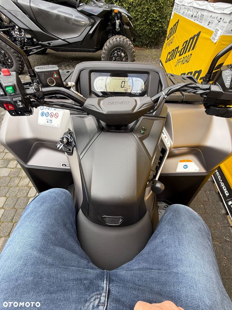 Can-Am Outlander Max - 16