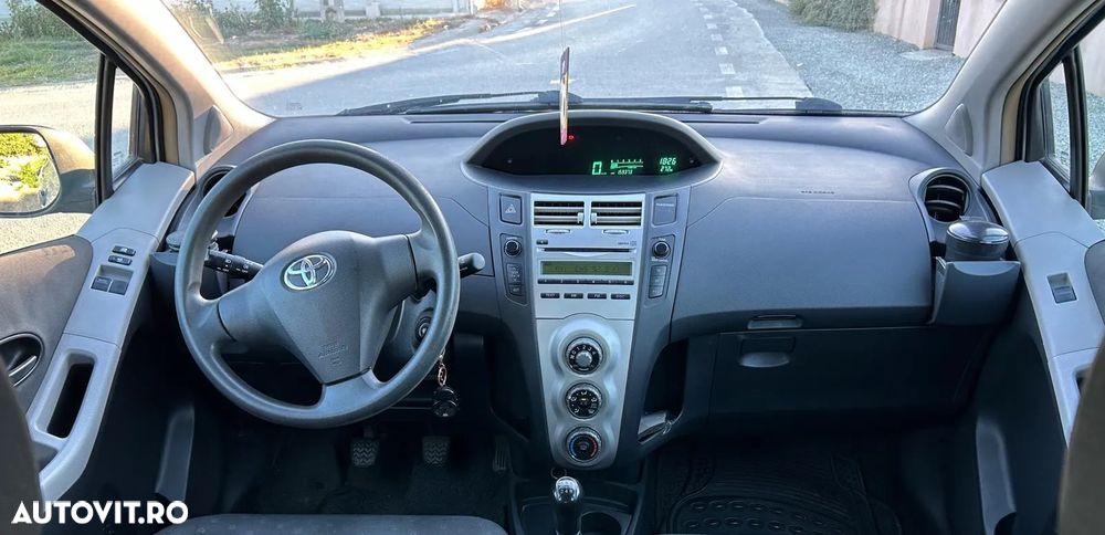 Toyota Yaris - 2