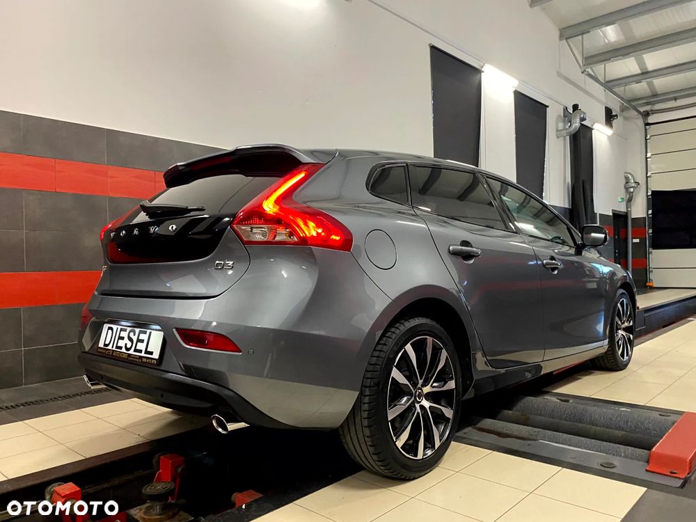 Volvo V40 D3 Drive-E Momentum - 11