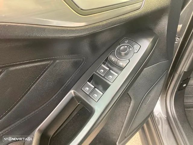 Ford Focus 1.0 EcoBoost Hybrid ACTIVE DESIGN - 32