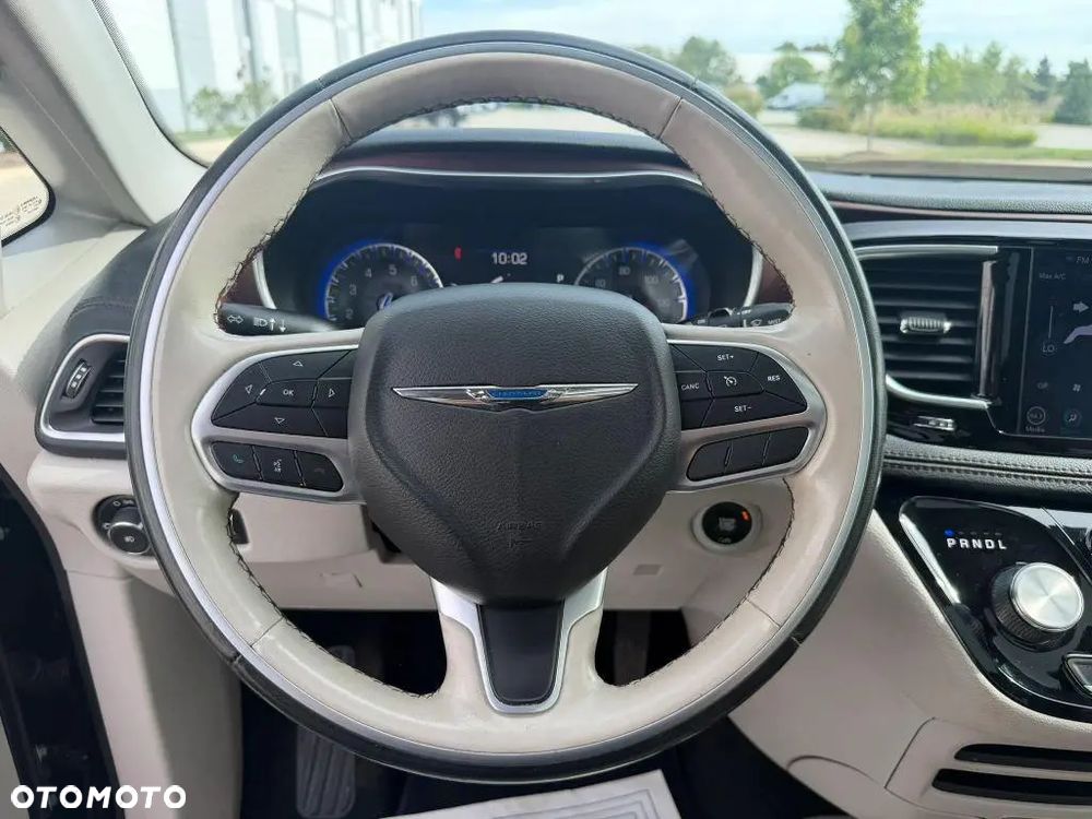 Chrysler Pacifica - 9