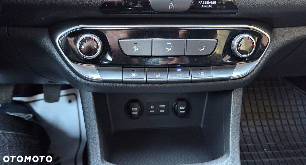 Hyundai i30 1.4 Classic + - 23