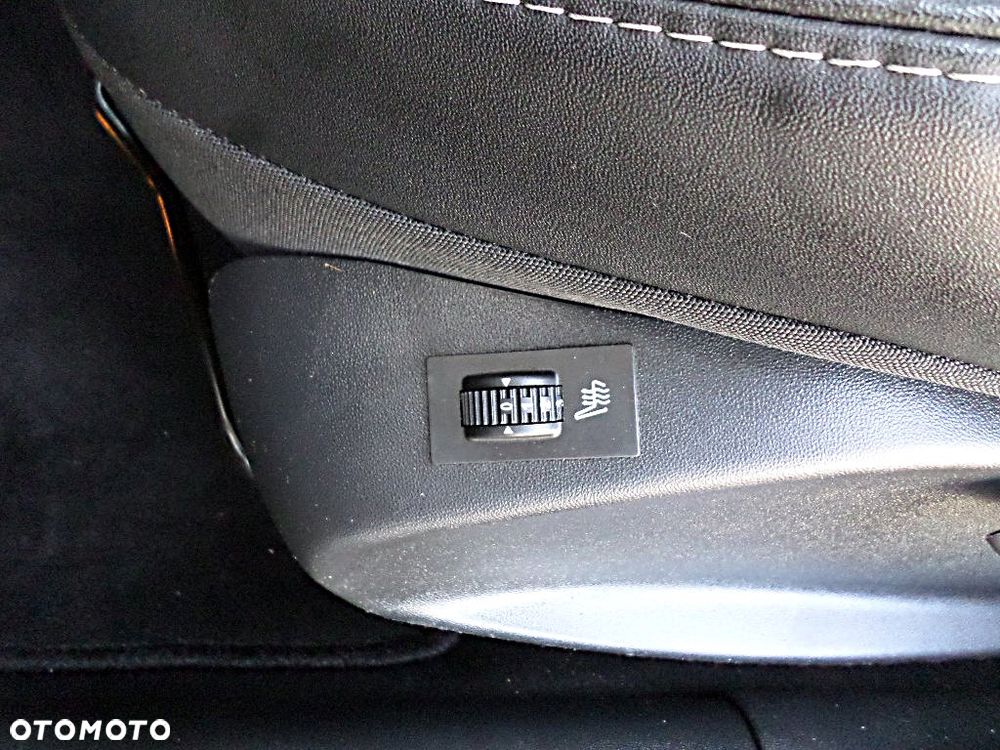 Peugeot 2008 BlueHDi 100 STOP & START Style - 22
