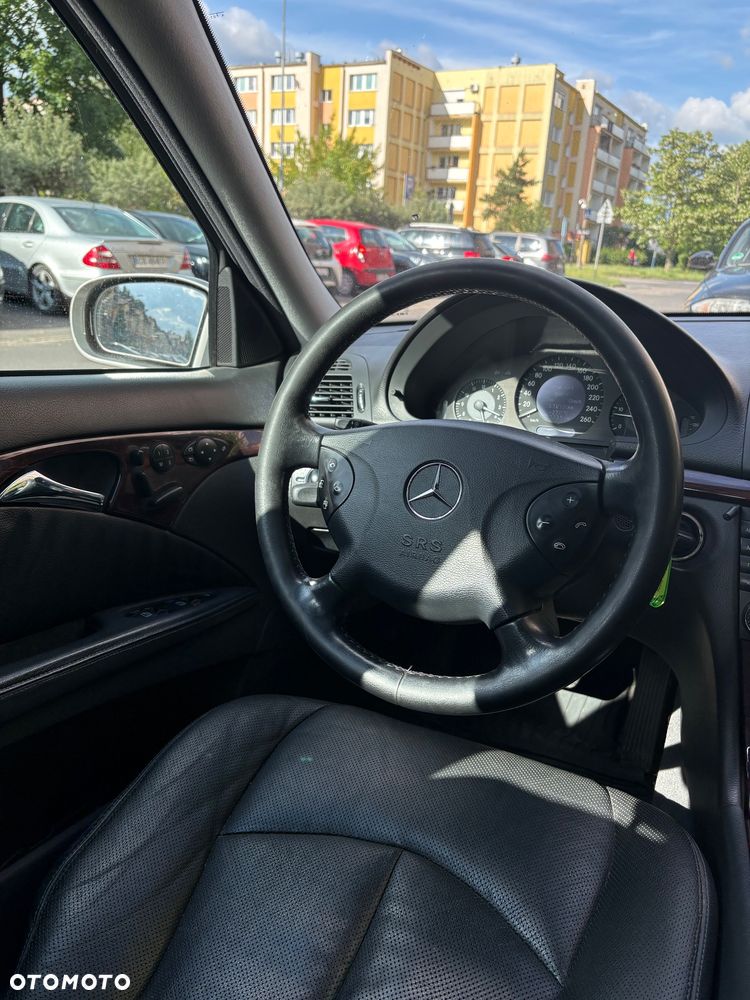 Mercedes-Benz Klasa E 320 CDI Classic - 33