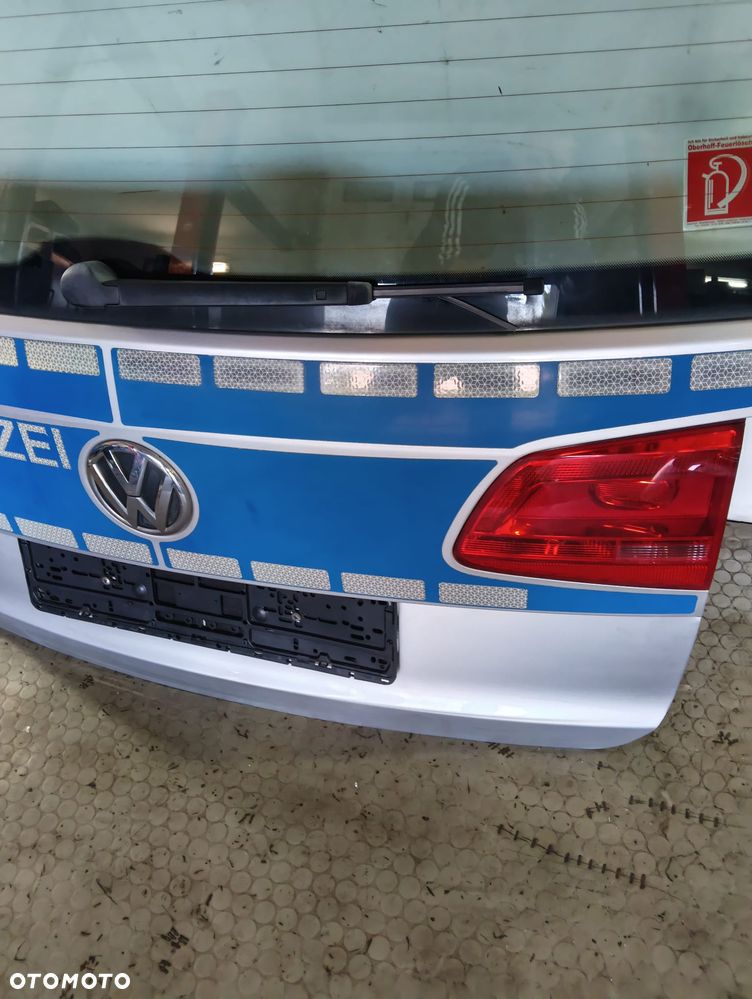 LA7W Klapa bagaznika VW Touran 10-15 czesci - 3