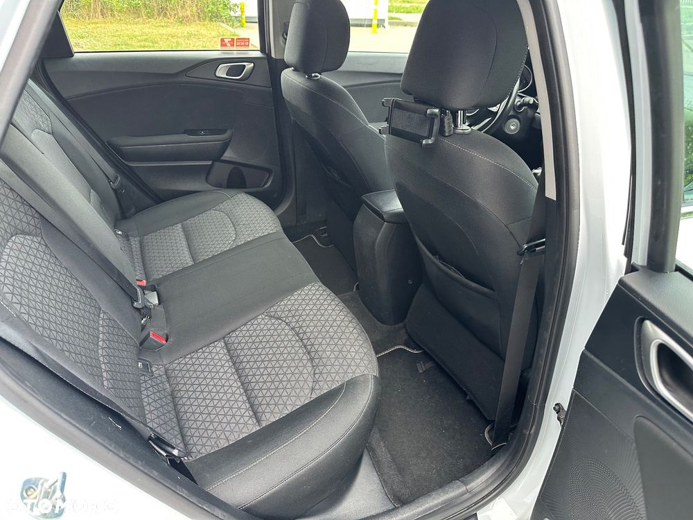 Kia Ceed 1.6 CRDi SCR M - 24