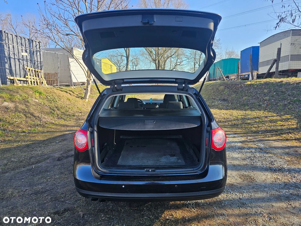 Volkswagen Passat 2.0 TDI Comfortline - 14