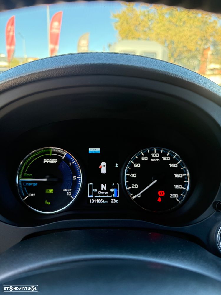 Mitsubishi Outlander 2.4 Instyle - 18