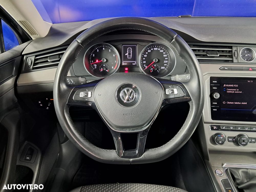 Volkswagen Passat - 13