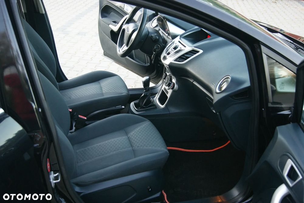 Ford Fiesta - 30