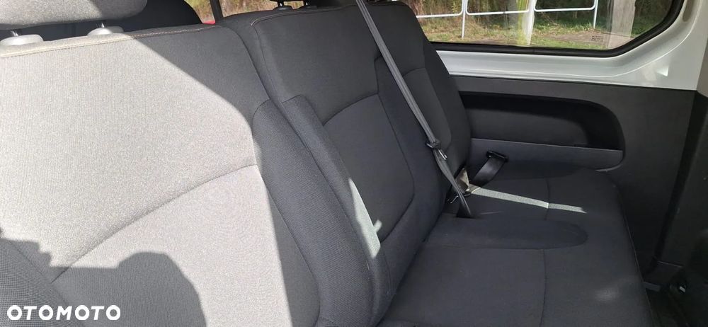 Renault Trafic Grand 1.6 dCi - 11
