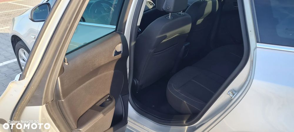 Opel Astra 1.6 CDTI Sport - 10