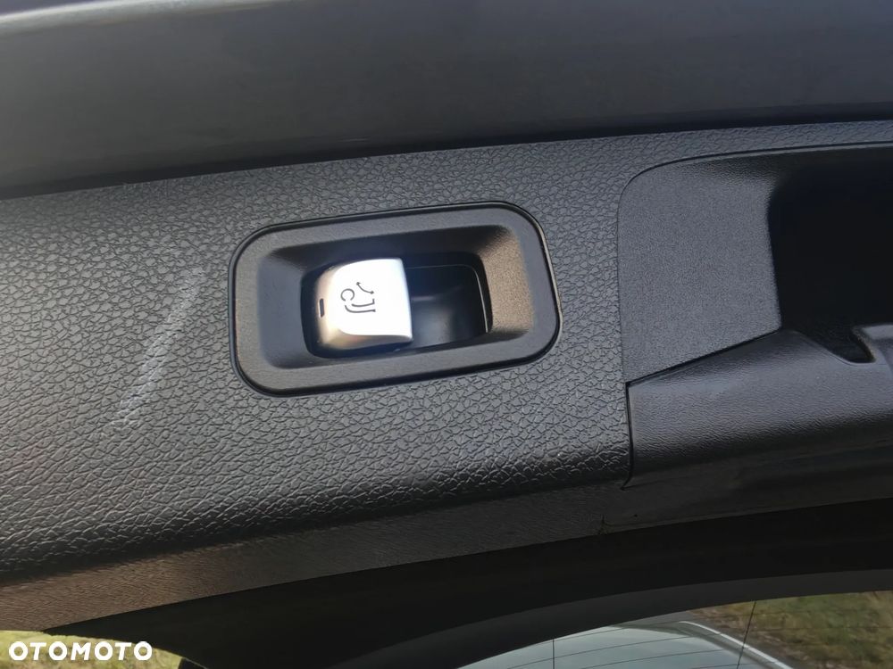 Mercedes-Benz Klasa E 220 d 9G-TRONIC Avantgarde - 36