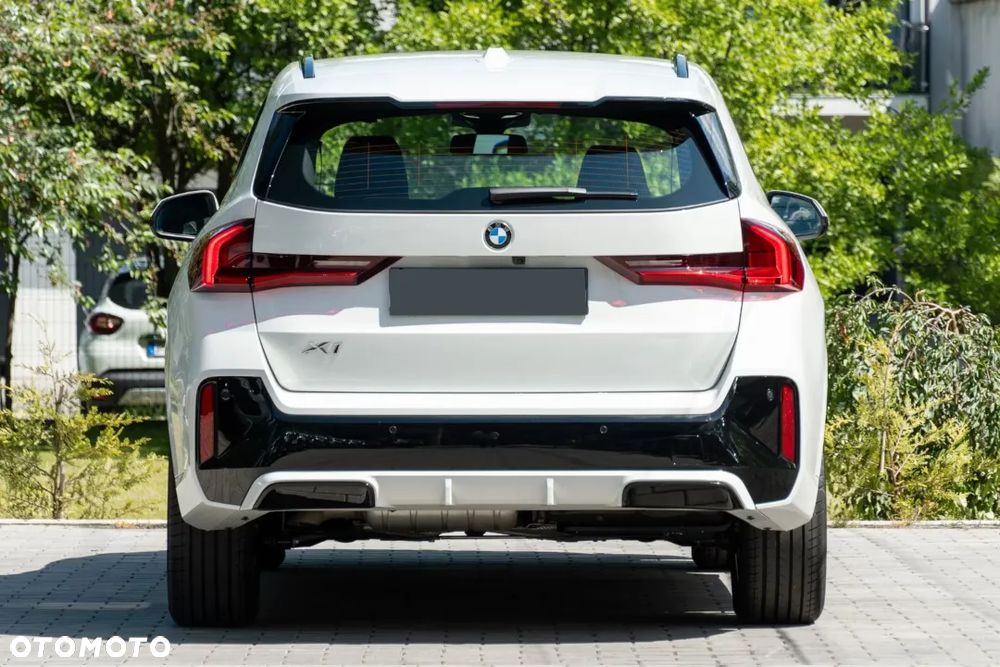BMW X1 sDrive20i mHEV - 10