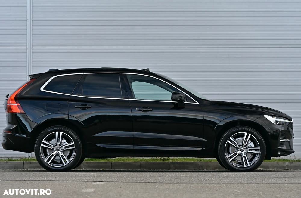 Volvo XC 60 B4 MHEV AT AWD Ultimate Dark - 8
