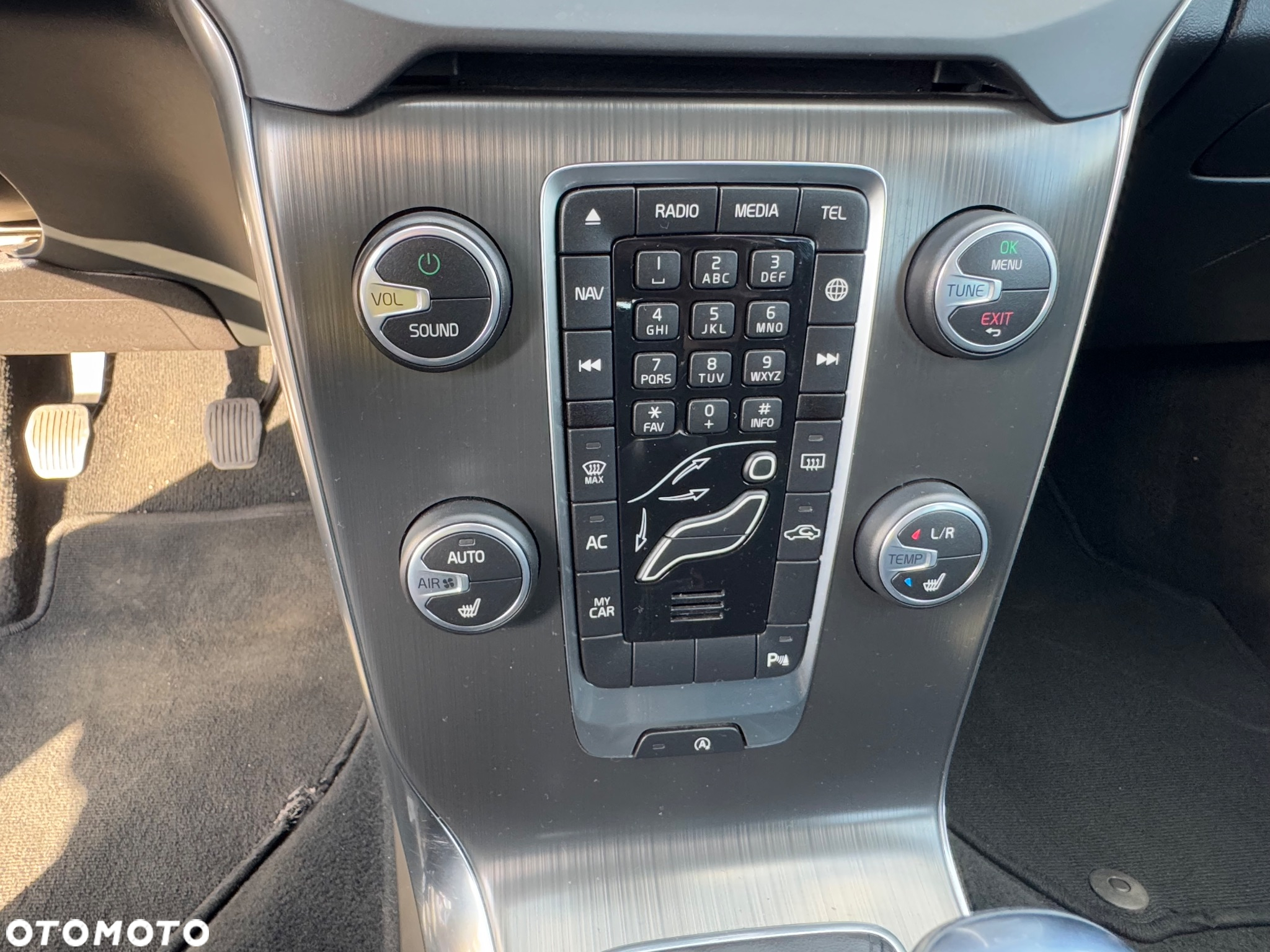 Volvo V40 D2 Drive-E Momentum - 20