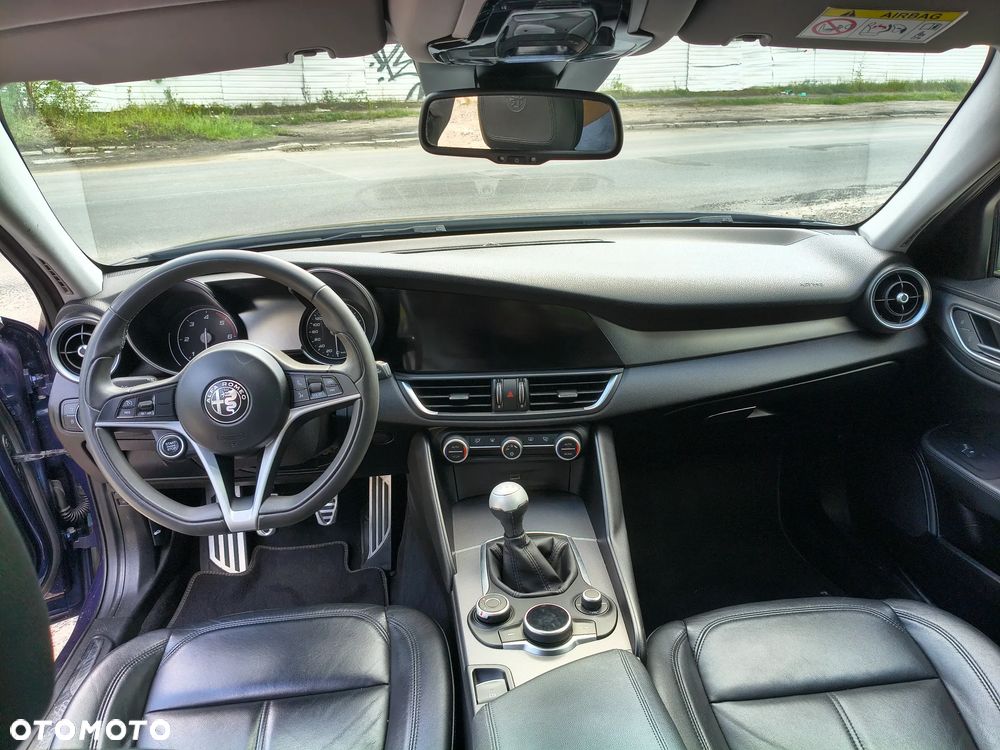 Alfa Romeo Giulia - 13