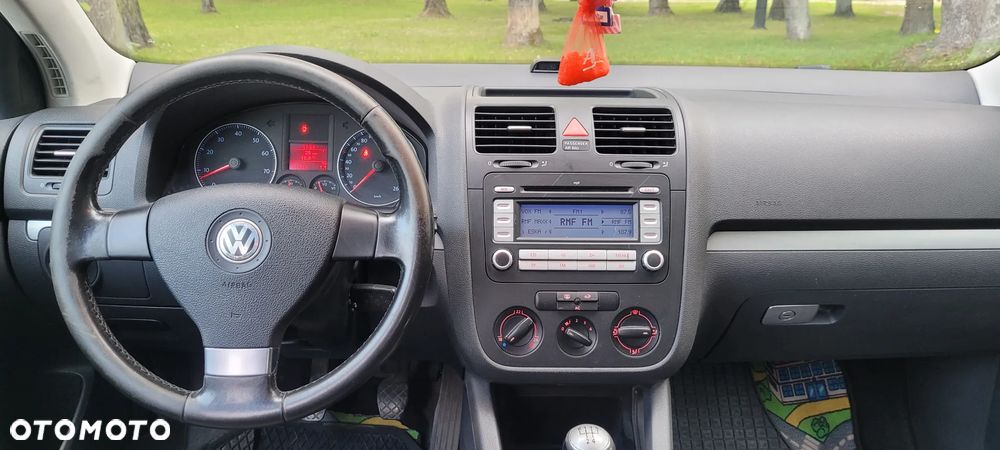 Volkswagen Golf 1.6 Comfortline - 6