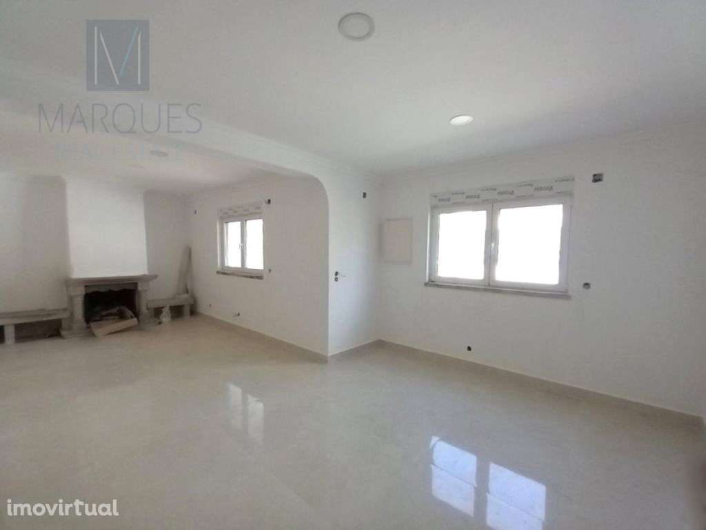 Moradia T5 na Amora - Seixal - Grande imagem: 2/27