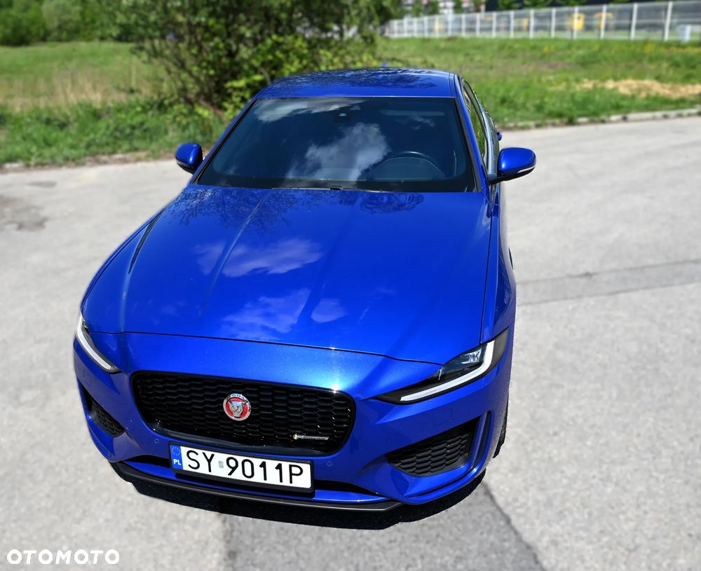 Jaguar XE - 12