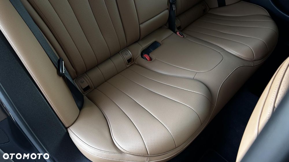 Mercedes-Benz Klasa E 220 d mHEV 4-Matic AMG 9G-Tronic - 30
