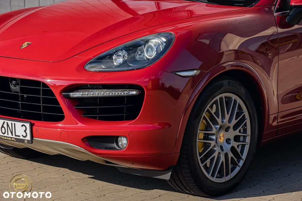 Porsche Cayenne Turbo S - 7