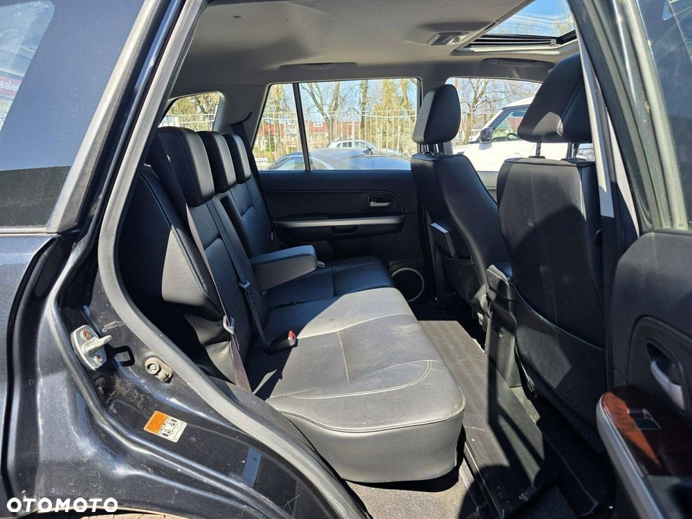 Suzuki Grand Vitara 1.9 DDiS Comfort + DPF Family - 28