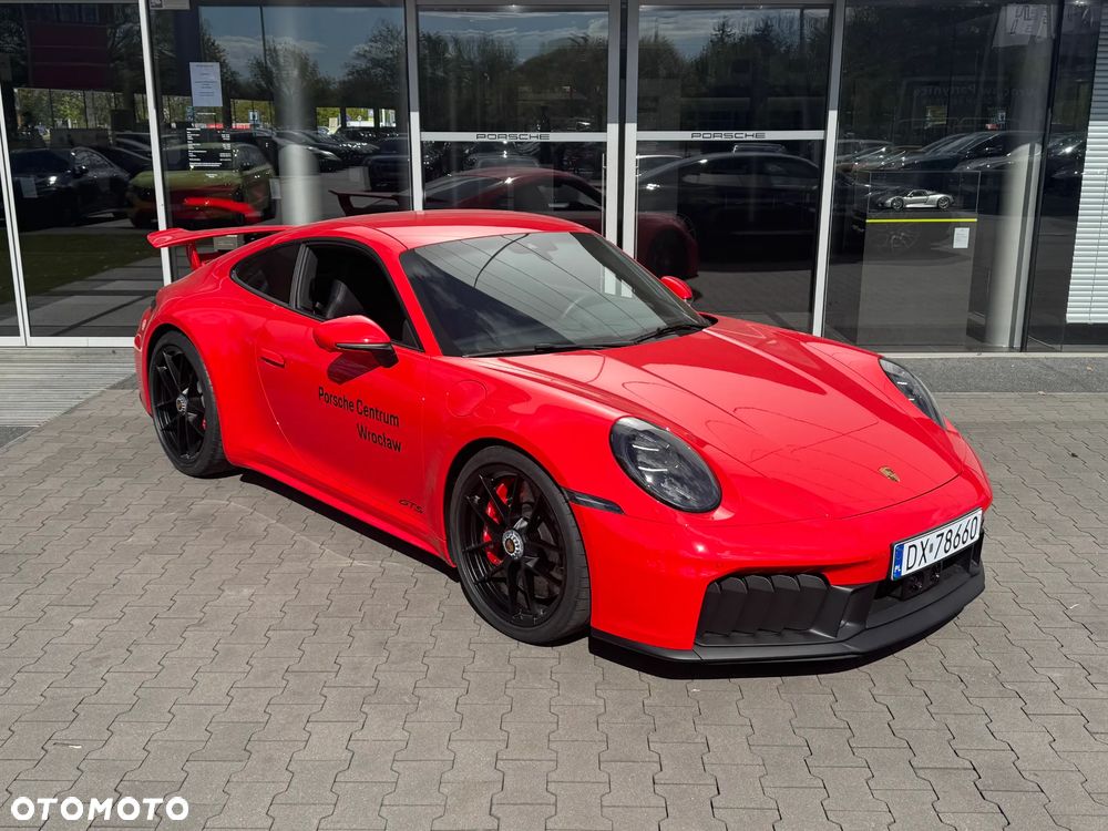 Porsche 911 Carrera T-Hybrid 4 GTS - 3