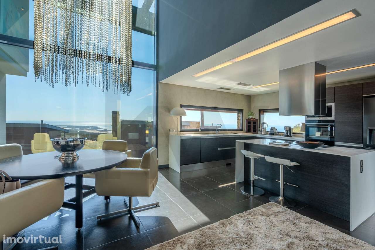 Moradia T4 de Luxo com Vista de Mar, Piscina e Jardim Amplo - Grande imagem: 2/53