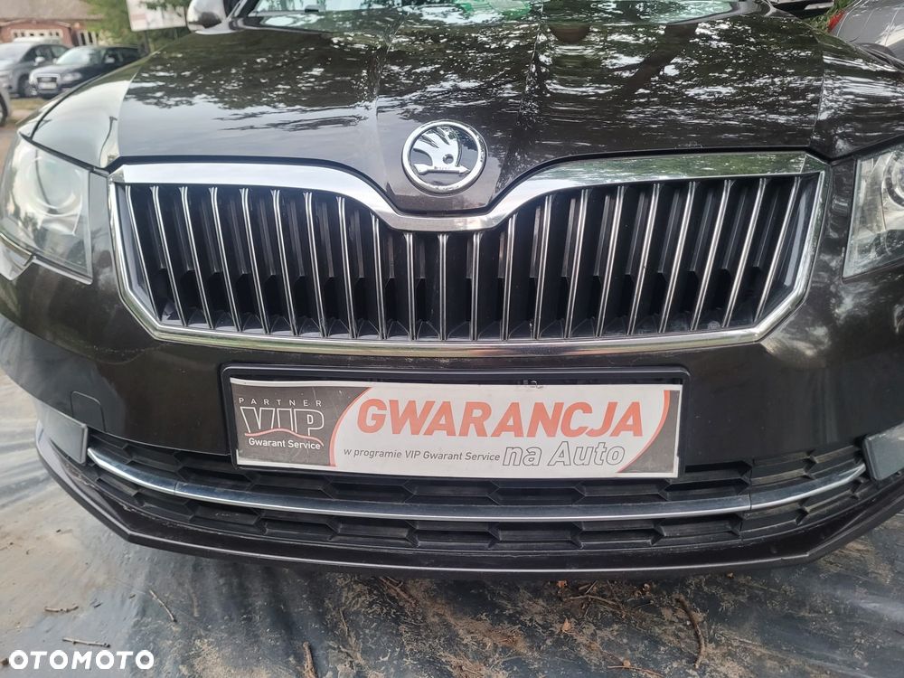 Skoda Superb 2.0 TDI DSG Elegance - 36