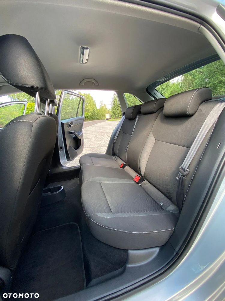 Skoda RAPID 1.2 TSI Active - 12