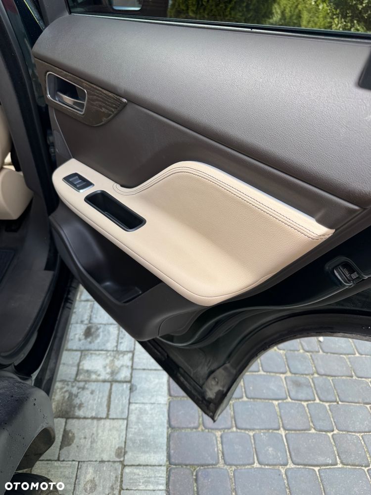 Jaguar F-Pace 2.0 i4D AWD Prestige - 12