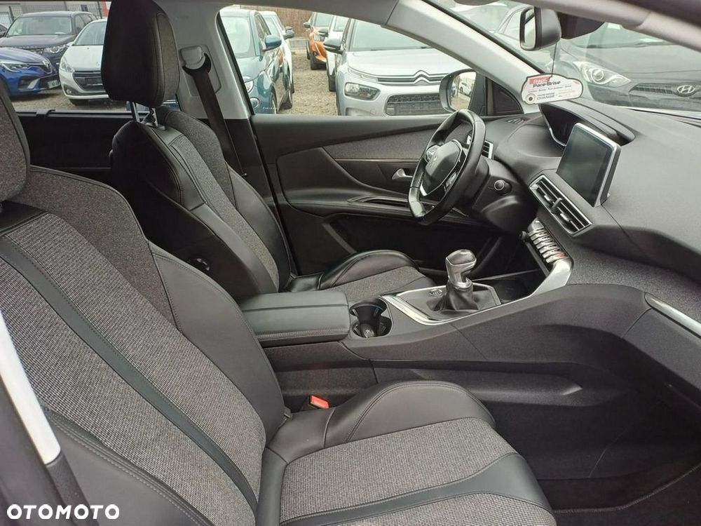 Peugeot 5008 1.2 PureTech Allure S&S - 11
