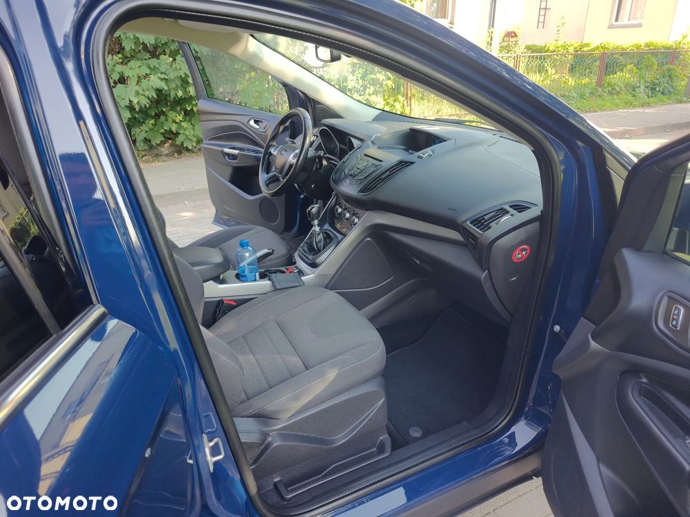 Ford Kuga - 12