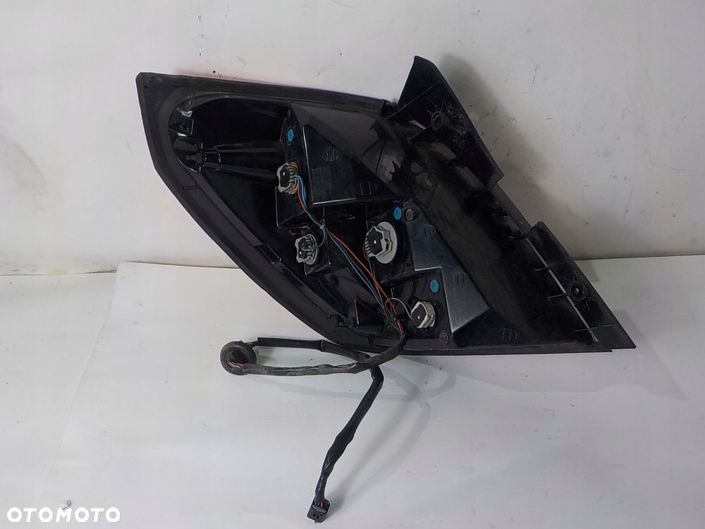 OPEL ANTARA LIFT LAMPA PRAWA TYŁ TYLNA - 4