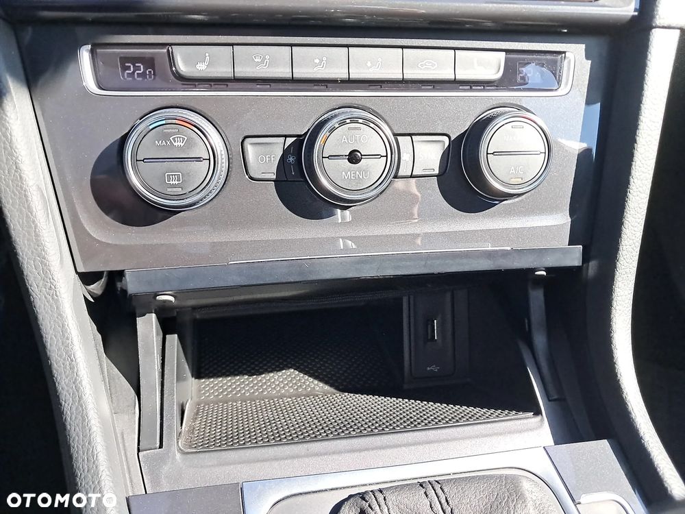 Volkswagen Golf VII 1.5 TSI BMT Highline DSG - 32