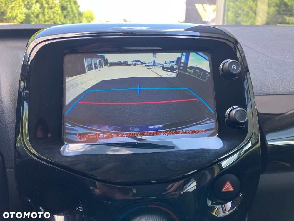 Toyota Aygo x-play touch - 8