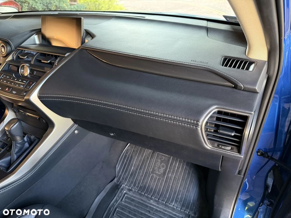 Lexus NX 300h Comfort AWD - 23