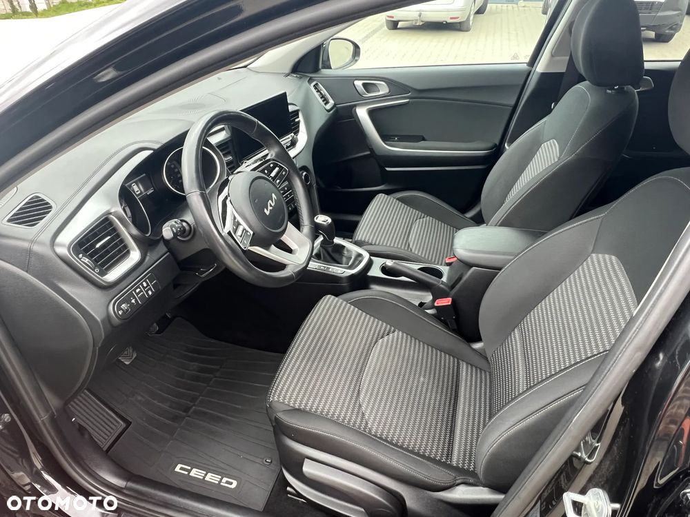 Kia Ceed - 9