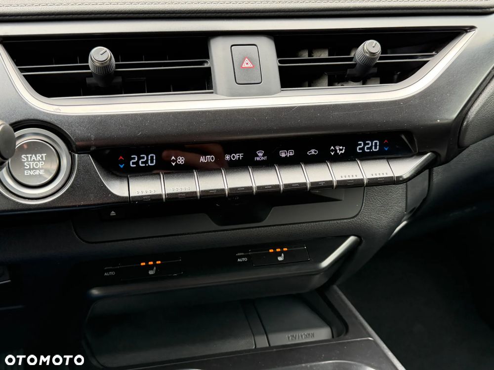 Lexus UX 200 GPF Pure 2WD - 15