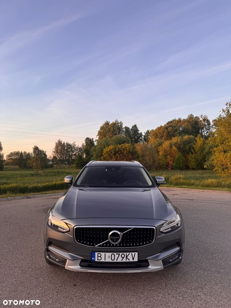 Volvo V90 Cross Country T6 AWD Pro - 1