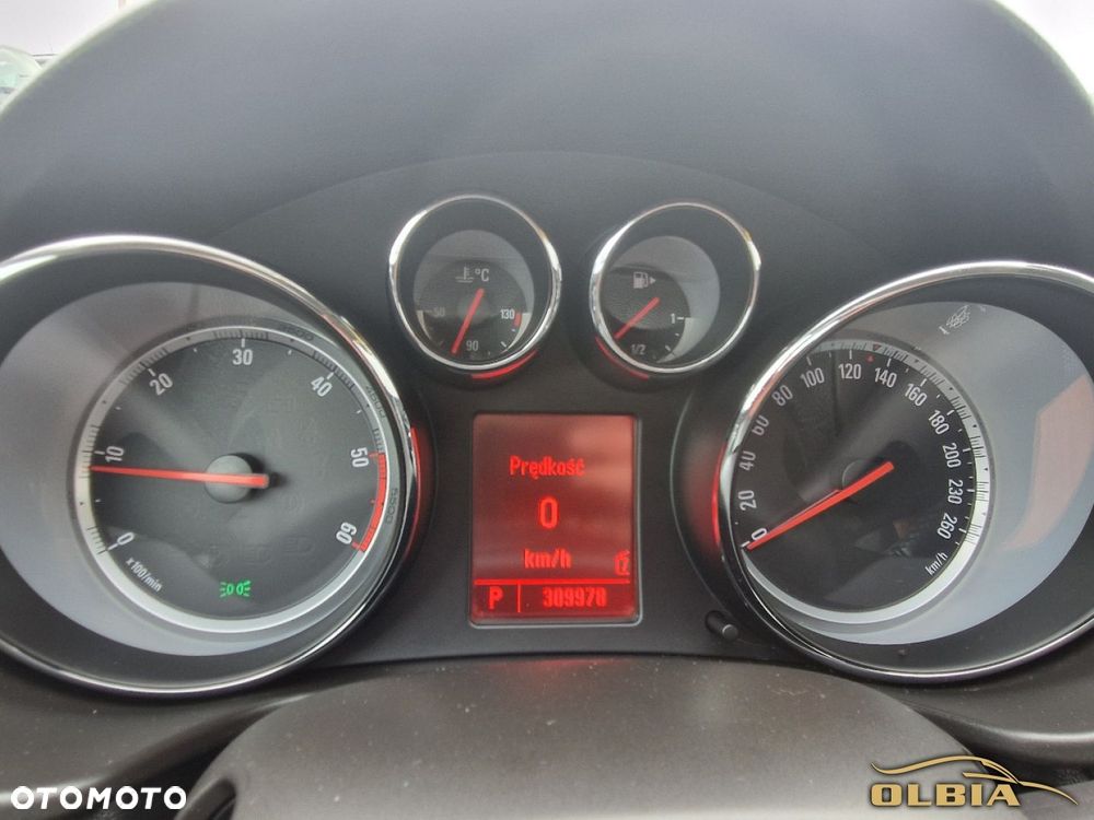 Opel Insignia - 25