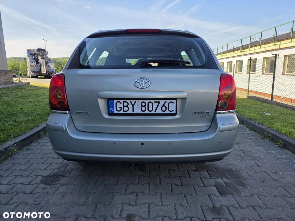 Toyota Avensis 2.0 VVT-i High - 7