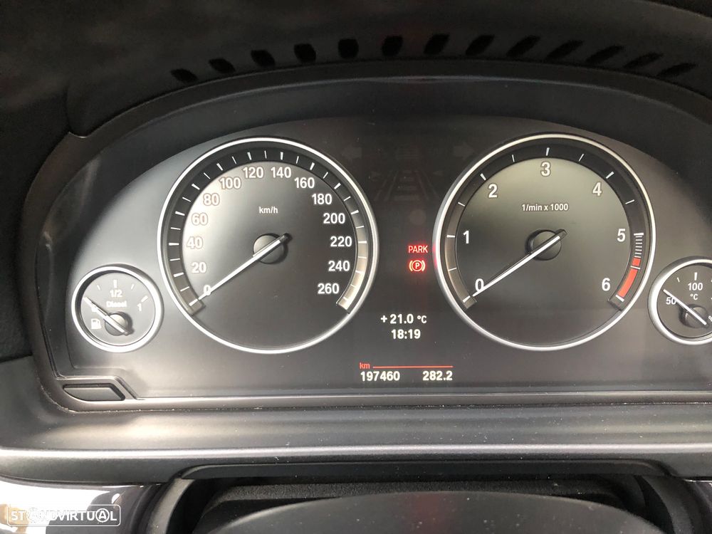 BMW 520 d Exclusive Auto 129g - 40