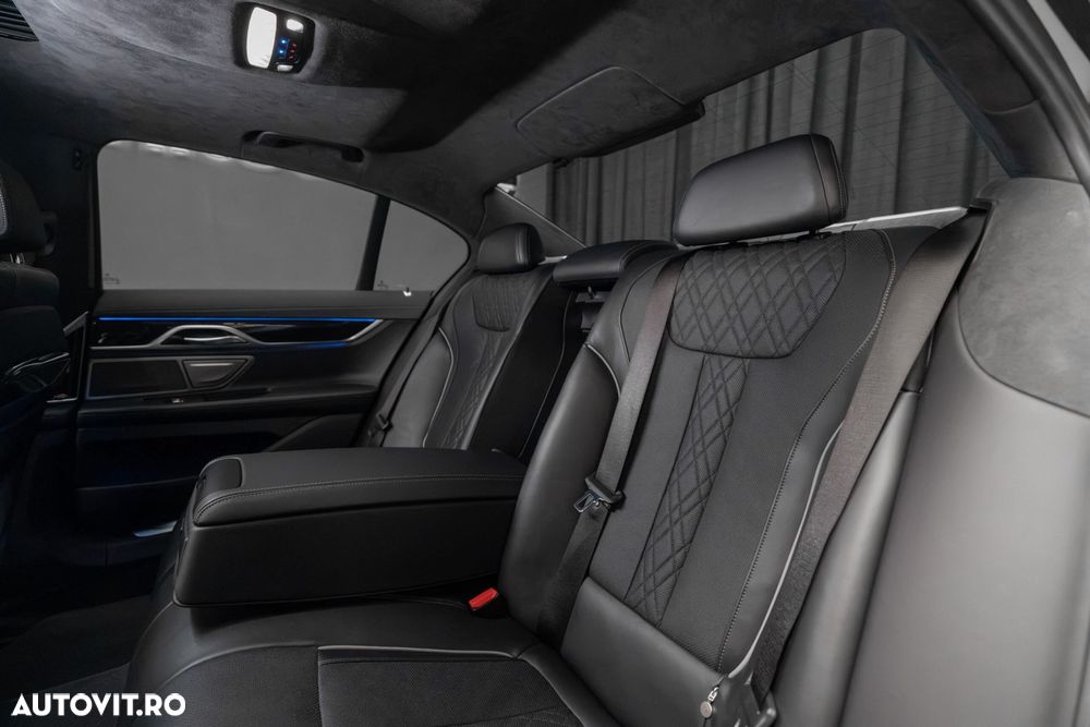 BMW Seria 7 740d xDrive - 33