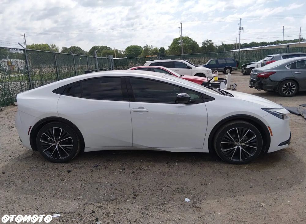 Toyota Prius Hybrid Executive - 4