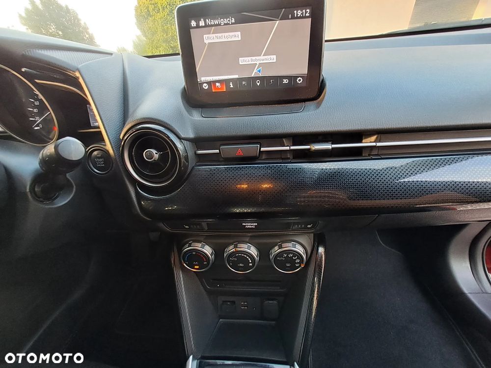 Mazda 2 - 24