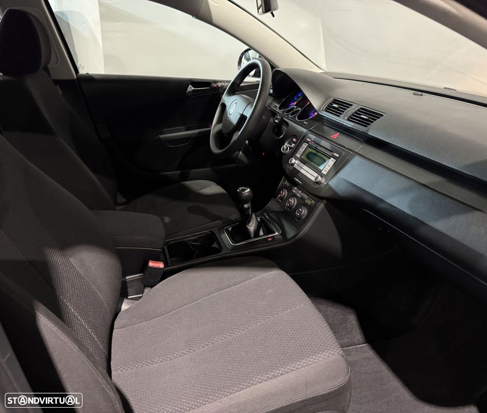 VW Passat Variant 1.6 FSi Trendline - 33