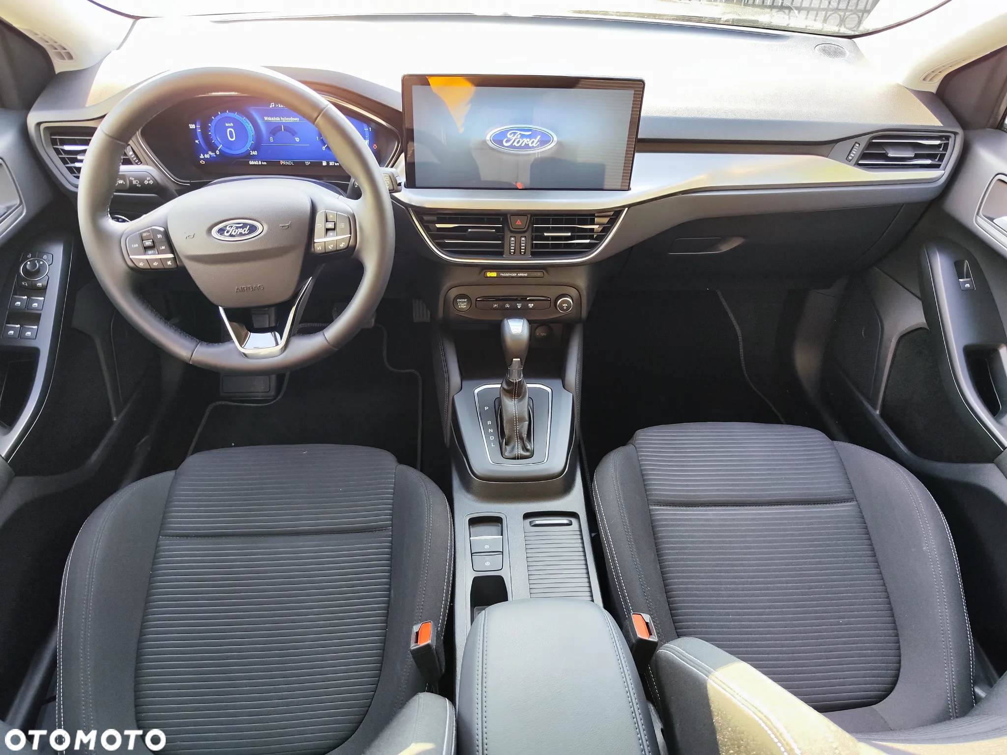 Ford Focus 1.0 EcoBoost Hybrid TITANIUM - 11