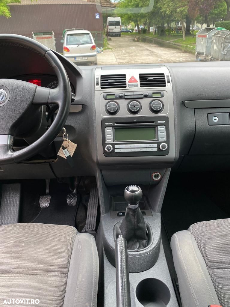 Volkswagen Touran 2.0 TDI DPF Highline - 5